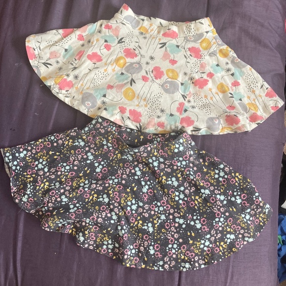 Other - Girl Skirts Size 5t shorts Flower Floral Gray Cream Mushrooms Poppies